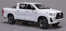 Toyota Hilux 1/24 weiss - RCXX - RC Racing Shop | RC Models | Tuning & Spare Parts for Professionals