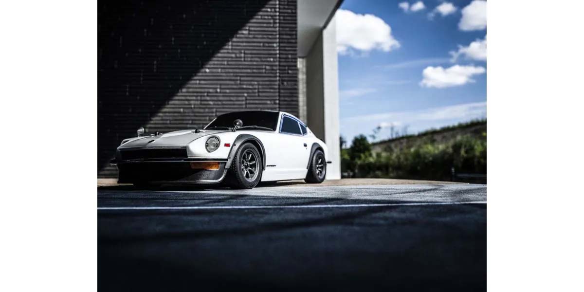 Kyosho Fazer FZ02 Datsun 240Z 1971 Tuned Ver. Blanc 1:10 Readyset