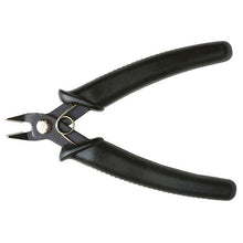 Cutting pliers